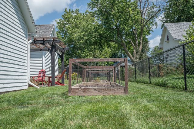 902 E Court Avenue, Winterset, IA 50273