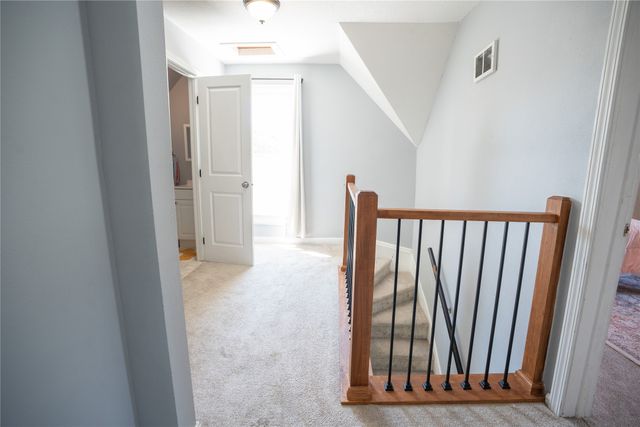 902 E Court Avenue, Winterset, IA 50273