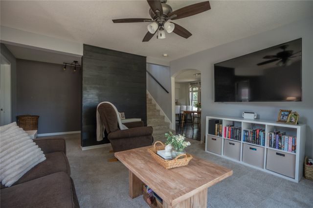 902 E Court Avenue, Winterset, IA 50273