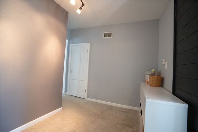 902 E Court Avenue, Winterset, IA 50273
