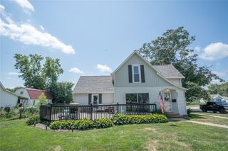 902 E Court Avenue, Winterset, IA 50273
