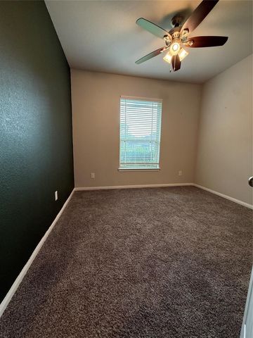 2268 Riveroaks Drive, West Columbia, TX 77486