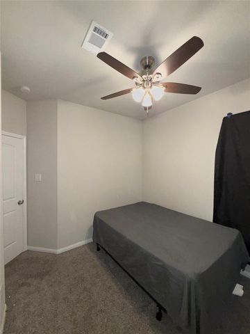 2268 Riveroaks Drive, West Columbia, TX 77486