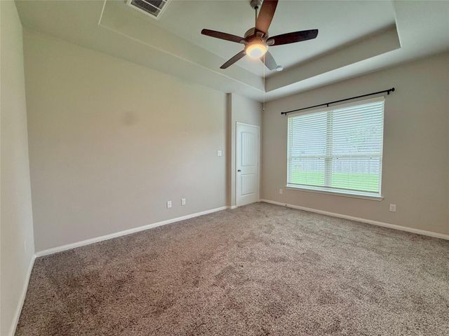 2268 Riveroaks Drive, West Columbia, TX 77486