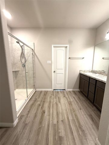 2268 Riveroaks Drive, West Columbia, TX 77486