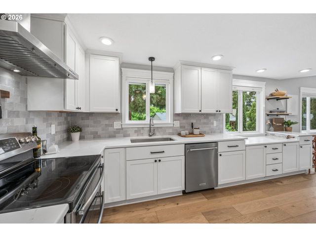 6330 Sw FISHER Ave, Beaverton, OR 97008