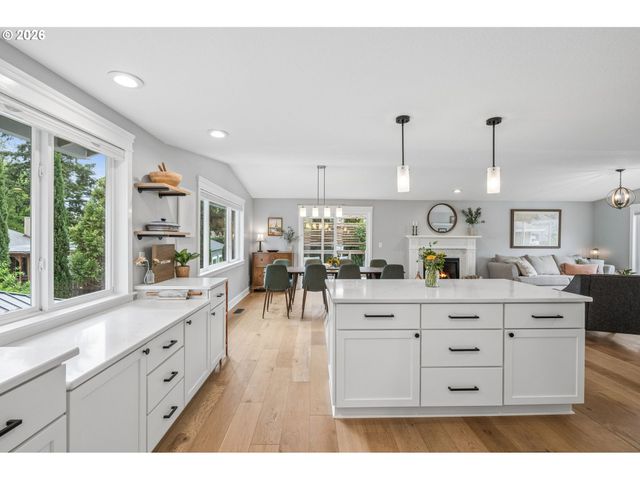 6330 Sw FISHER Ave, Beaverton, OR 97008