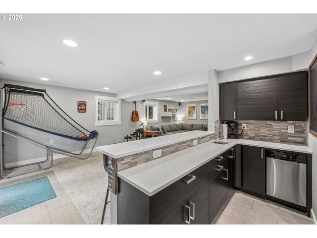 6330 Sw FISHER Ave, Beaverton, OR 97008