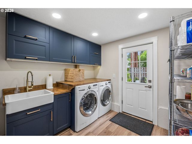 6330 Sw FISHER Ave, Beaverton, OR 97008