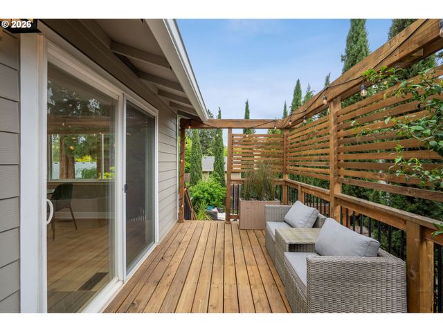 6330 Sw FISHER Ave, Beaverton, OR 97008