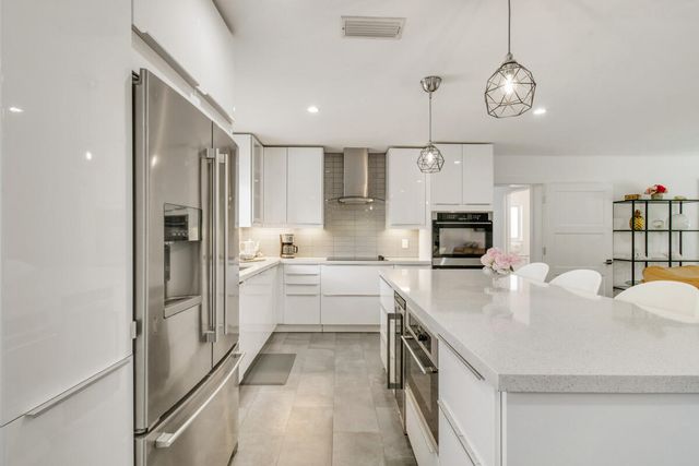 1182 Beach Road, Singer Island, FL 33404