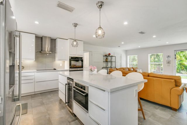1182 Beach Road, Singer Island, FL 33404