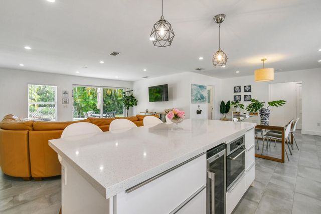 1182 Beach Road, Singer Island, FL 33404