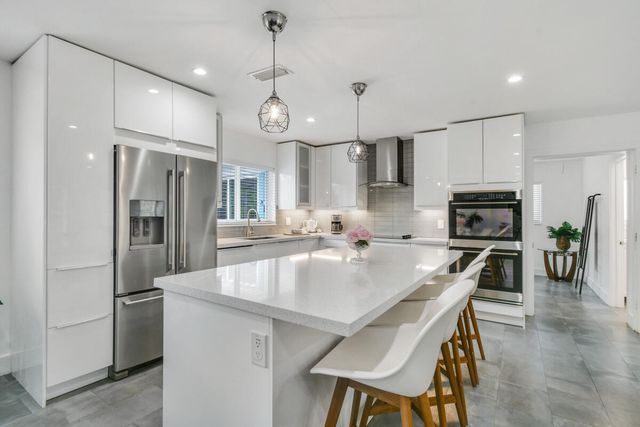 1182 Beach Road, Singer Island, FL 33404