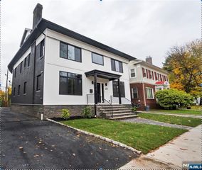 33 Randolph Place, Newark, NJ 07108