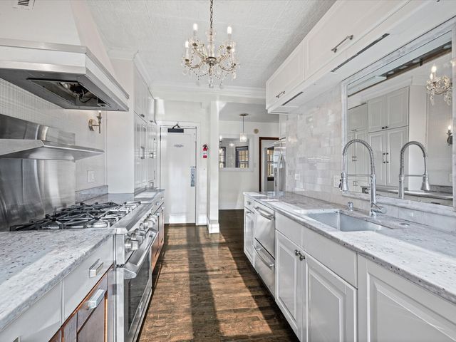 6334 N Sheridan Road 3F, Chicago, IL 60660