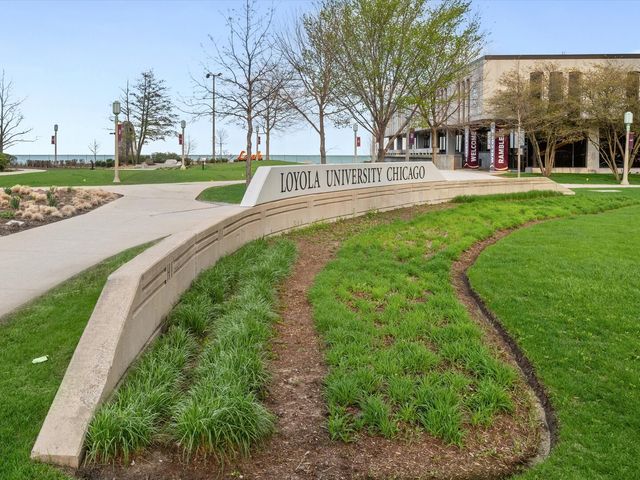 6334 N Sheridan Road 3F, Chicago, IL 60660