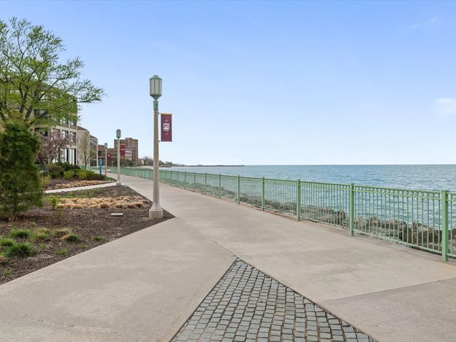 6334 N Sheridan Road 3F, Chicago, IL 60660