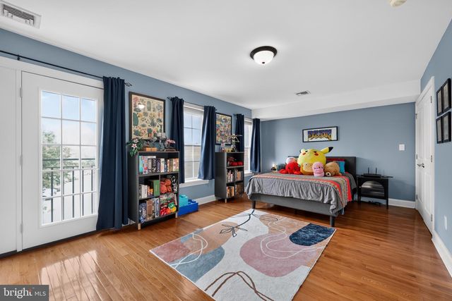 237 GAY ST, Philadelphia, PA 19128