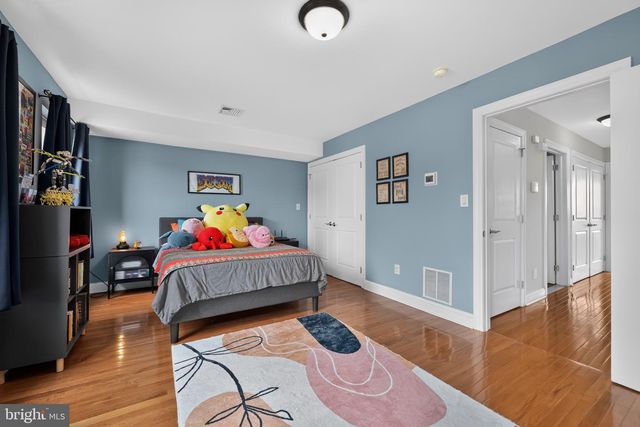 237 GAY ST, Philadelphia, PA 19128