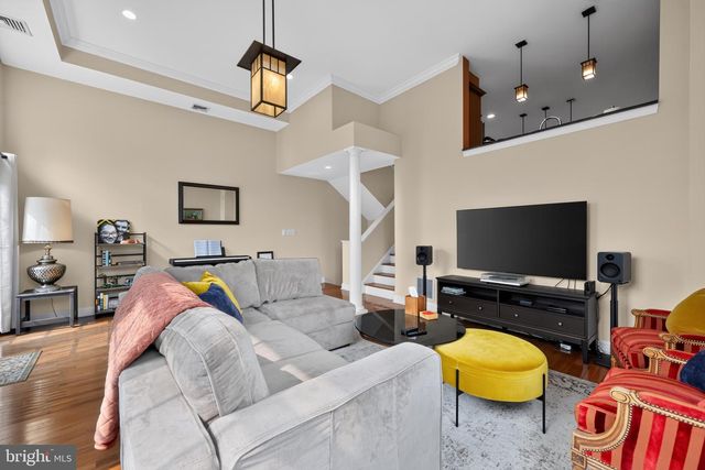 237 GAY ST, Philadelphia, PA 19128
