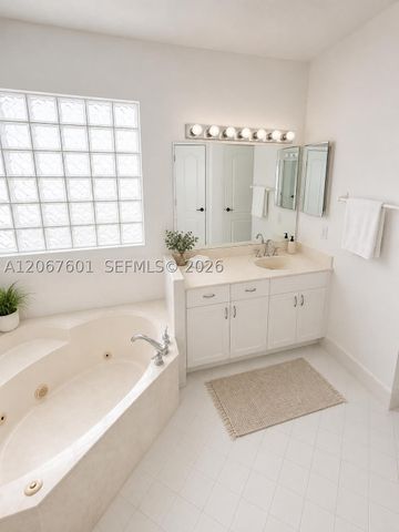 9763 NW 29th St, Doral, FL 33172