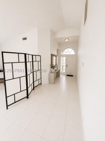 9763 NW 29th St, Doral, FL 33172
