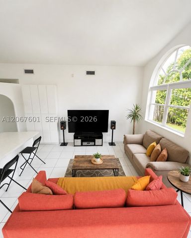 9763 NW 29th St, Doral, FL 33172