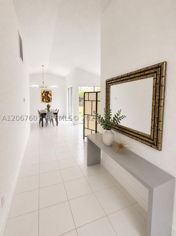 9763 NW 29th St, Doral, FL 33172