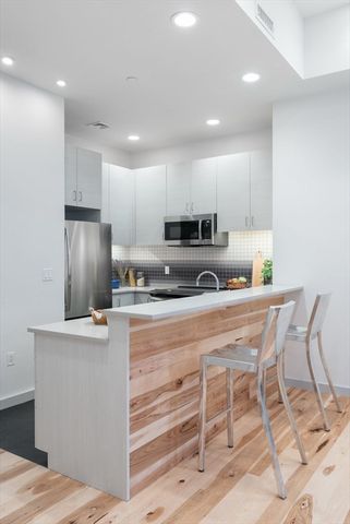 163 Newbury Street 1, Boston, MA 02116