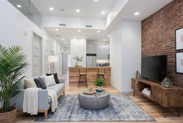 163 Newbury Street 1, Boston, MA 02116