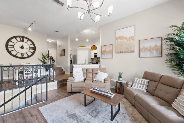 726 SEAGATE DRIVE 726, Tampa, FL 33602