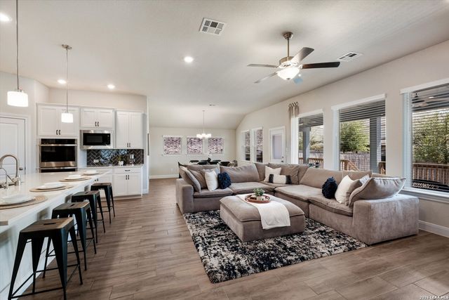 12834 Fort Belknap, San Antonio, TX 78245