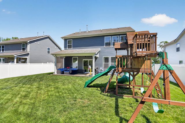 607 Ballard Dr, White House, TN 37188