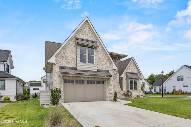 628 Waterstone Drive, Wilmington, NC 28411
