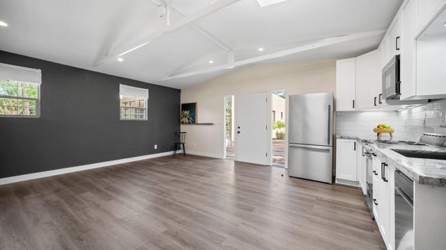 20 W Medlock Drive, Phoenix, AZ 85013