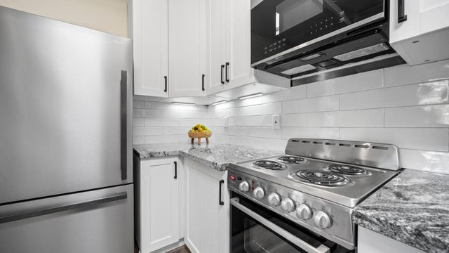 20 W Medlock Drive, Phoenix, AZ 85013