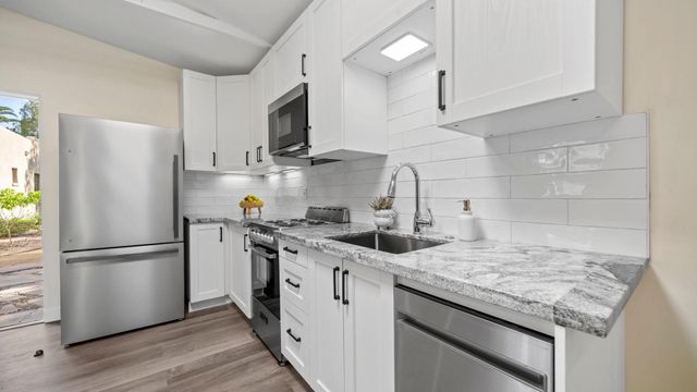 20 W Medlock Drive, Phoenix, AZ 85013