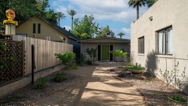 20 W Medlock Drive, Phoenix, AZ 85013