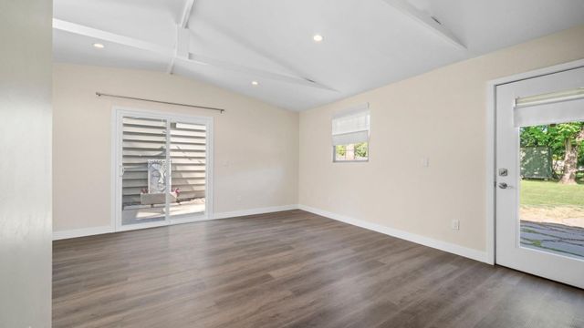 20 W Medlock Drive, Phoenix, AZ 85013