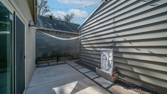 20 W Medlock Drive, Phoenix, AZ 85013