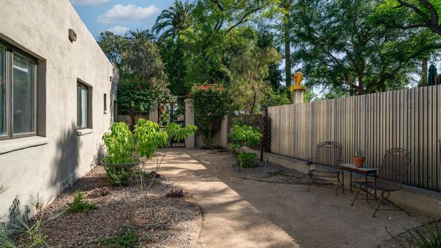 20 W Medlock Drive, Phoenix, AZ 85013