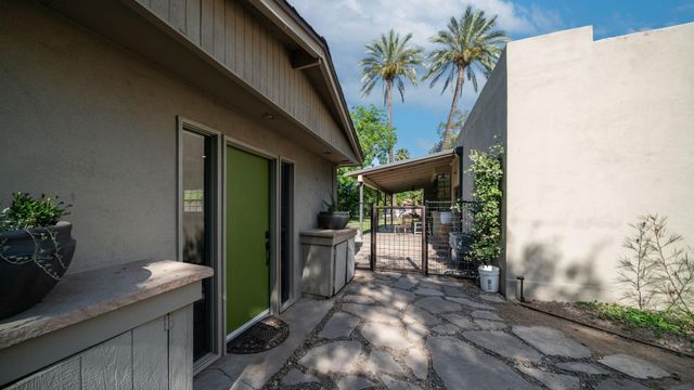 20 W Medlock Drive, Phoenix, AZ 85013