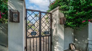 20 W Medlock Drive, Phoenix, AZ 85013