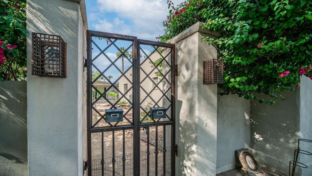 20 W Medlock Drive, Phoenix, AZ 85013