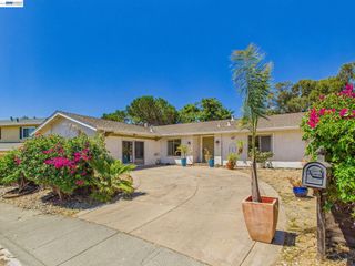 327 Steven Cir, Benicia, CA 94510