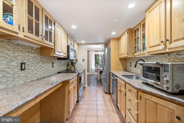 226 FARLEIGH CT, Langhorne, PA 19047