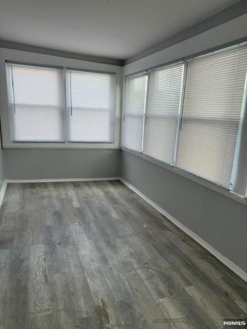 8 Maple Avenue, Montclair, NJ 07042