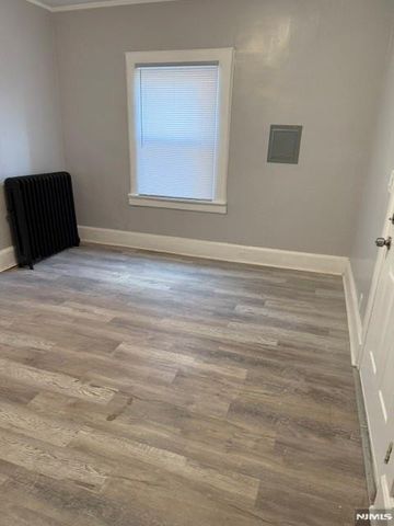 8 Maple Avenue, Montclair, NJ 07042