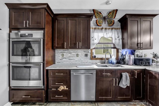 2328 Brookstone LANE, Waukesha, WI 53188